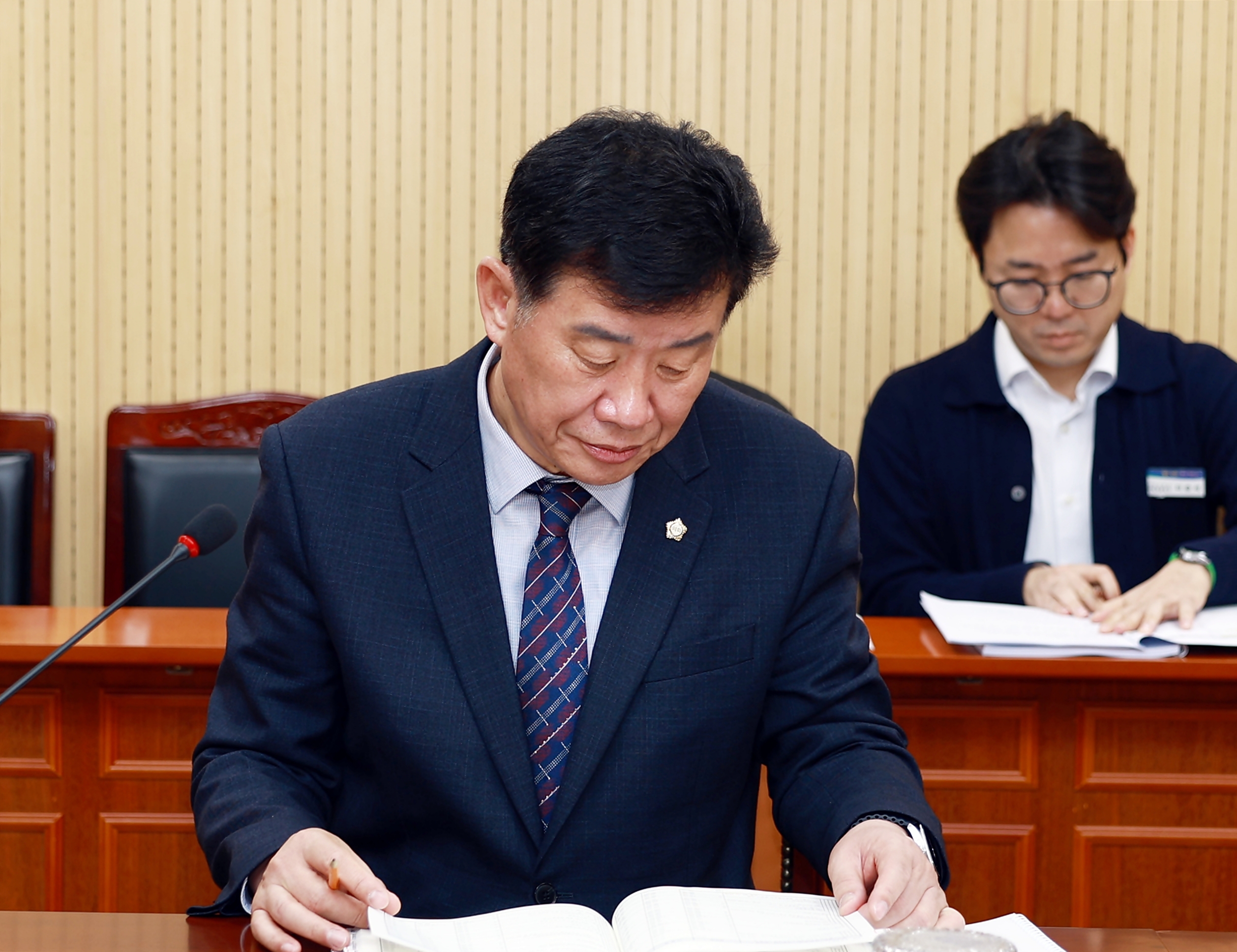 제279회 화순군의회 임시회 2026년도 제1회 추가경정 예산안 예비심사(산업·건설위원회) 사진5