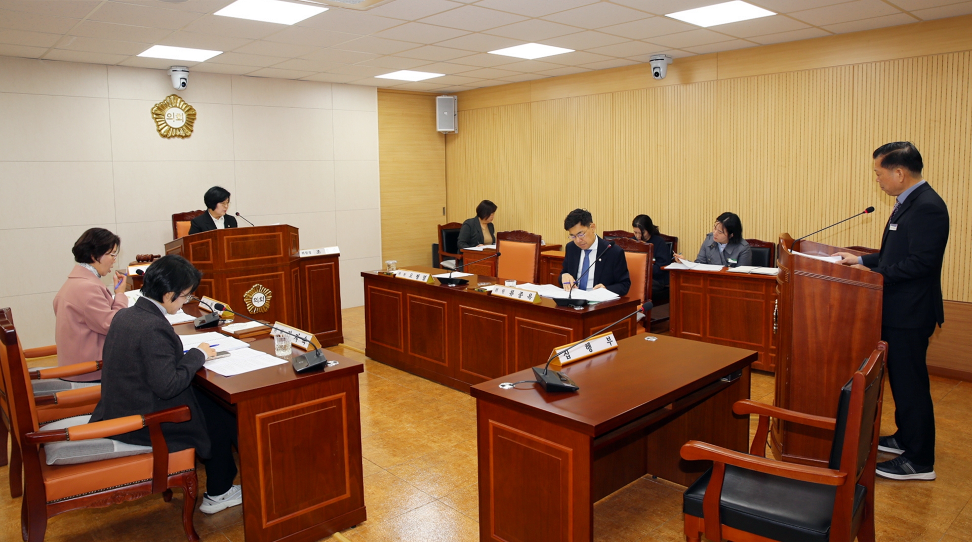 제279회 화순군의회 임시회 조례안 및 일반안 심사[총무위원회] 사진2