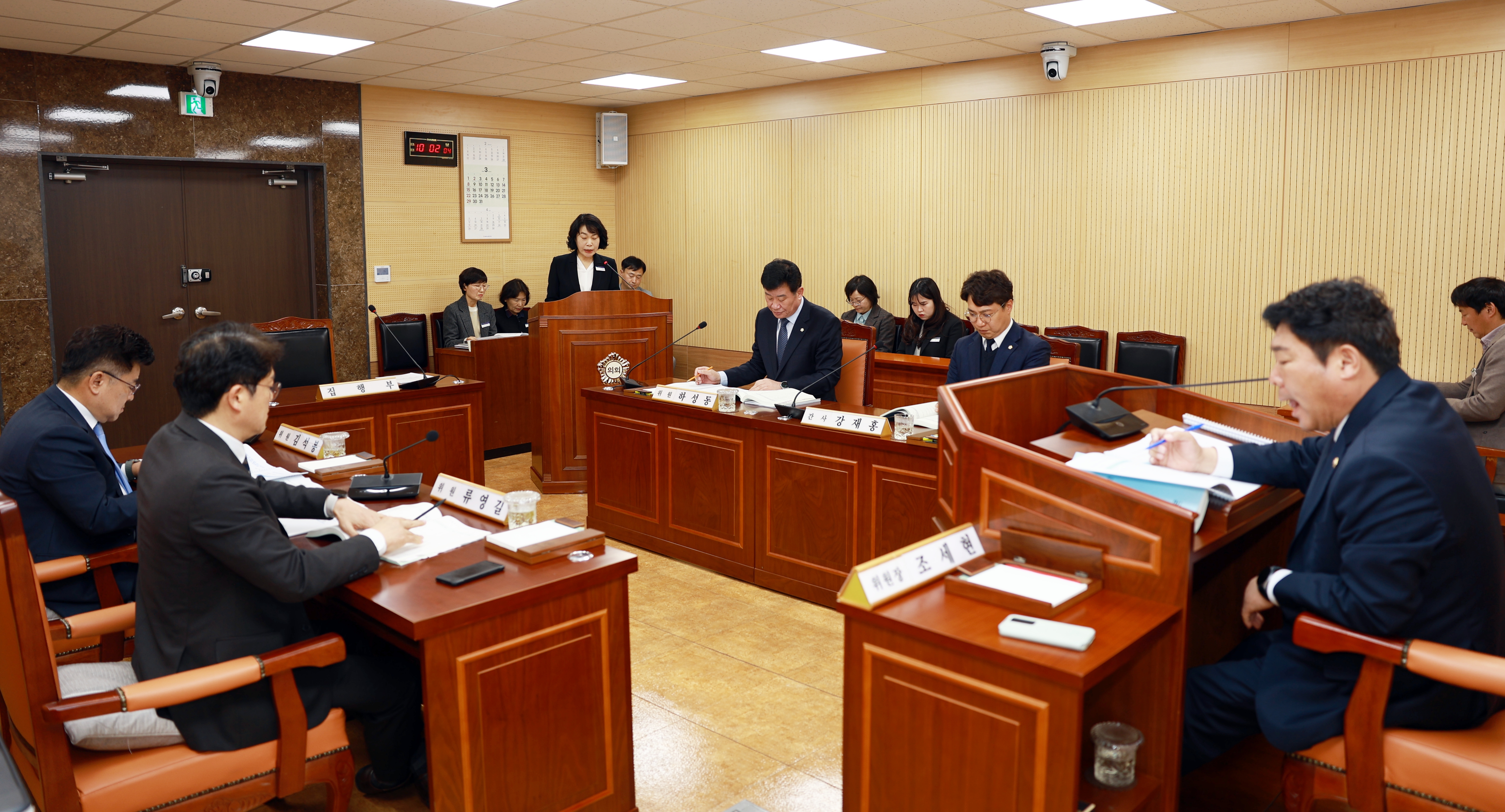 제279회 화순군의회 임시회 2026년도 제1회 추가경정 예산안 예비심사[산업·건설위원회] ​​​ 사진2