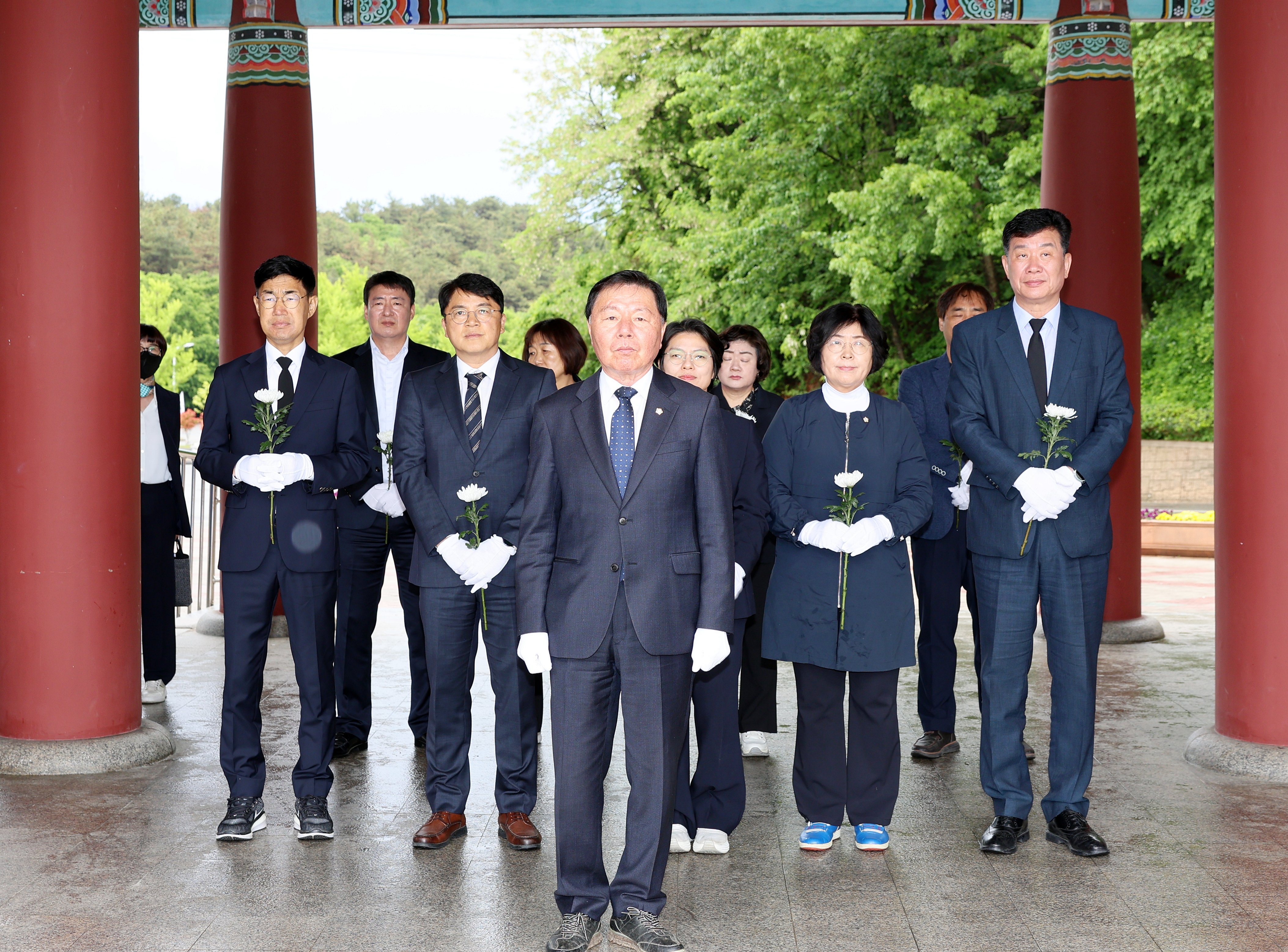 화순군의회 국림518민주묘지 참배 사진2